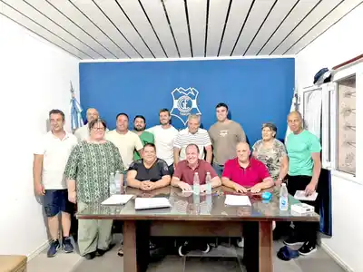 Batalla lunghista por espacios físicos e institucionales