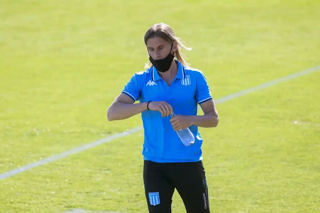 Vélez y Racing abren la fase Complementación