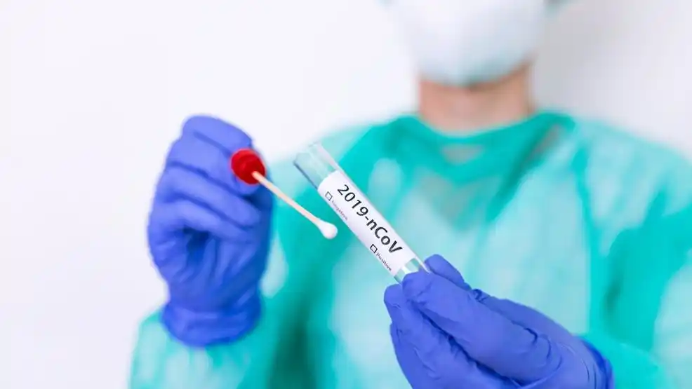 Otros 24.801 casos, 375 muertos y 6.214 personas en terapia intensiva