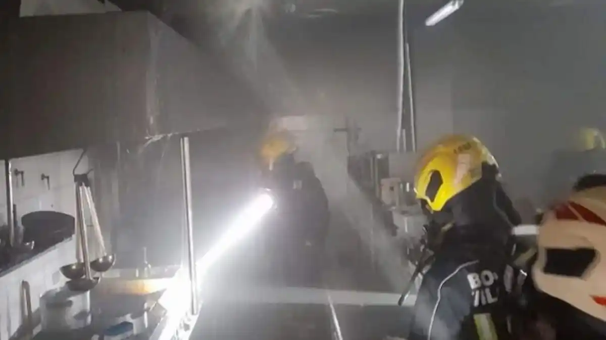 Principio de incendio en un local de comidas santafesino: se olvidó la freidora en el fuego