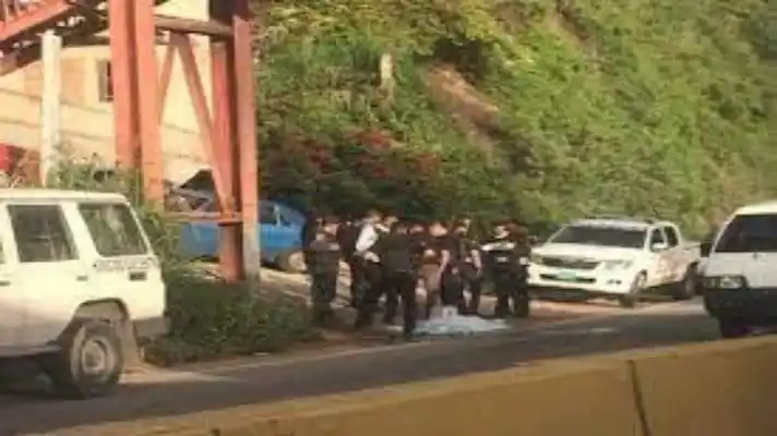 Sujetos DECAPITARON a un hombre y dejaron su cabeza en el busto de Antonio José de Sucre en Güiria