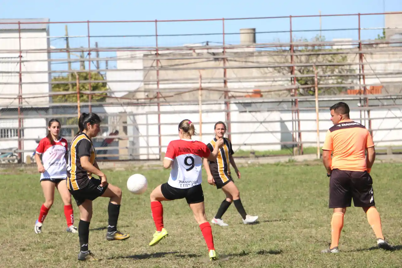 Las mujeres y los veteranos van en búsqueda de los finalistas