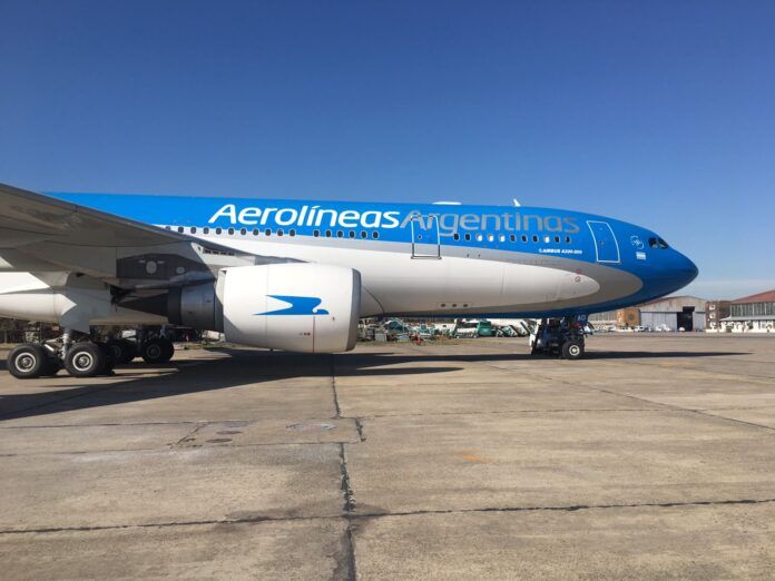 Aerolíneas hará descuentos a pilotos y tripulante por hacer “paros encubiertos”