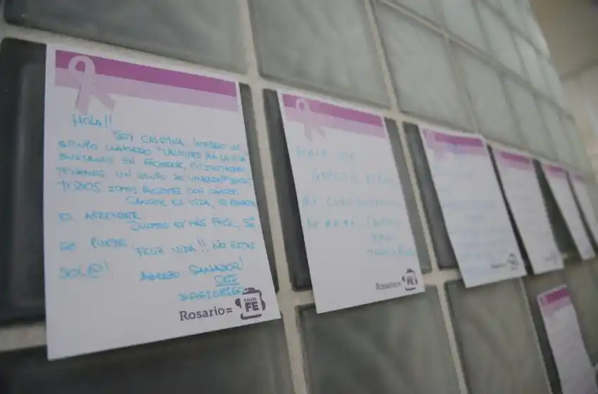 Se inauguró una muestra artística en el Día mundial contra el Cáncer de Mama