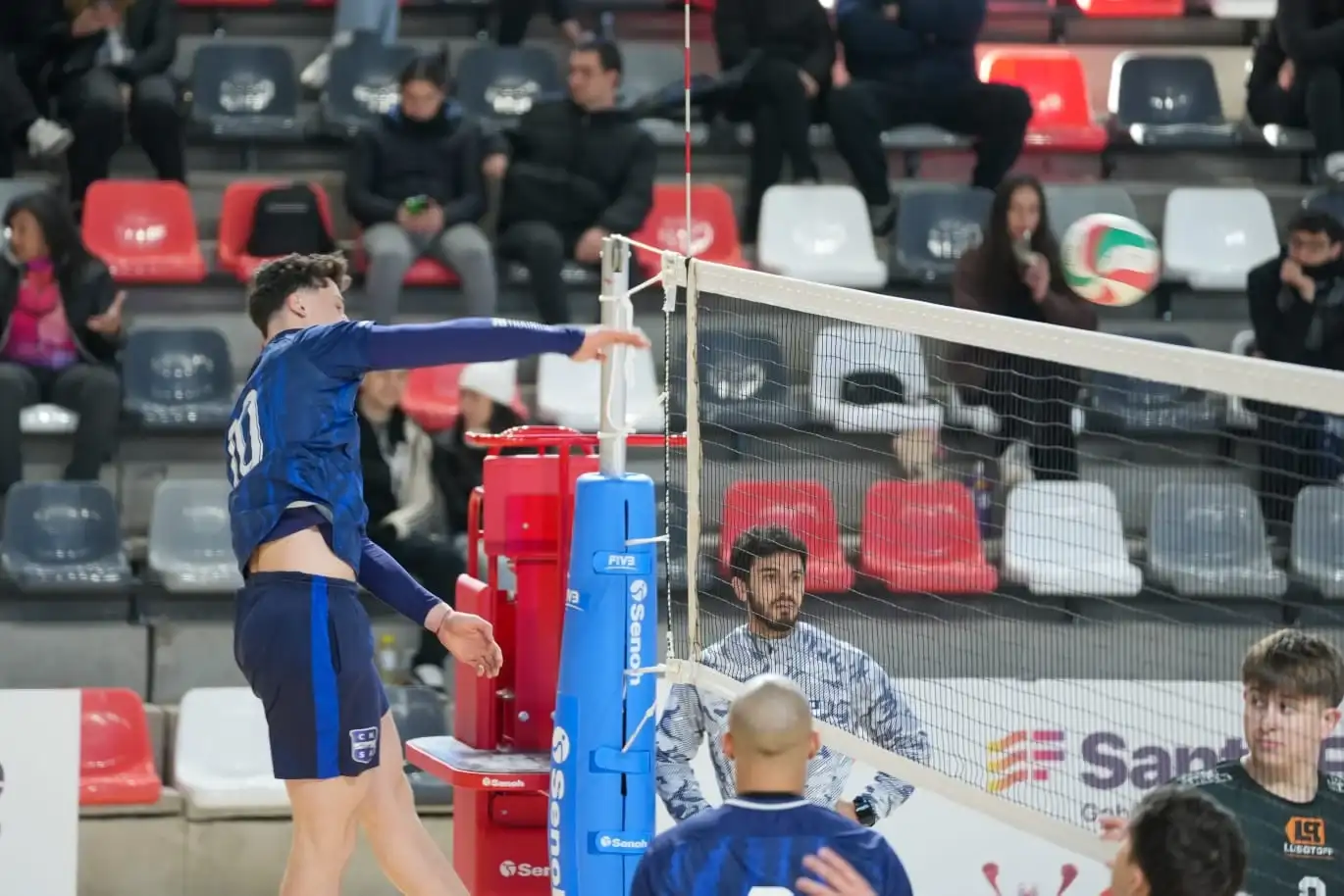 El estadio Invencible Rosario abrió sus puertas con la Copa Santa Fe de vóley masculino - 1