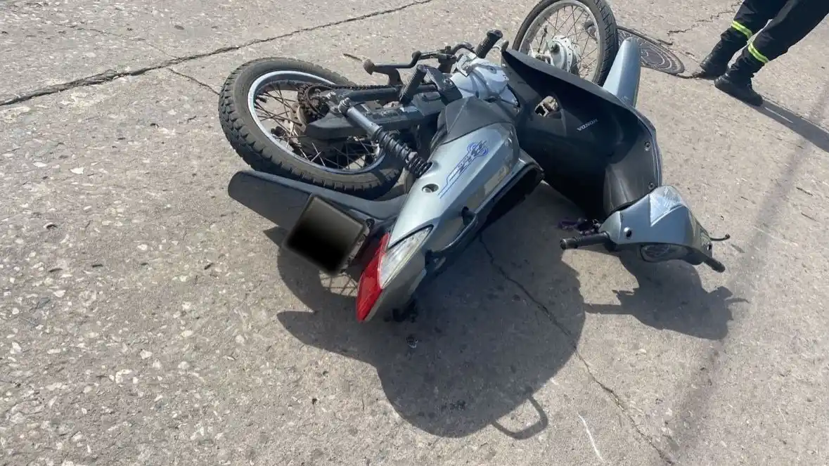 Motociclista sufrió lesiones tras choque en barrio Catedral