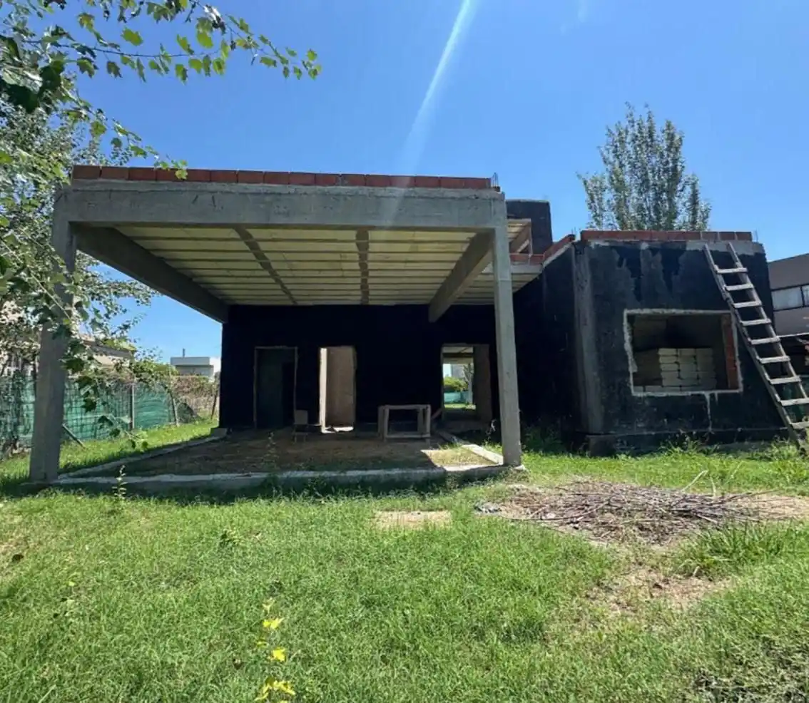 Dentro de la subasta se encuentra una vivienda sin terminar.