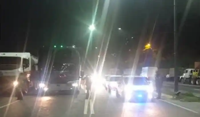 ¿Vuelven las alcabalas? Ordenan cierre de la autopista de Guarenas por el COVID-19