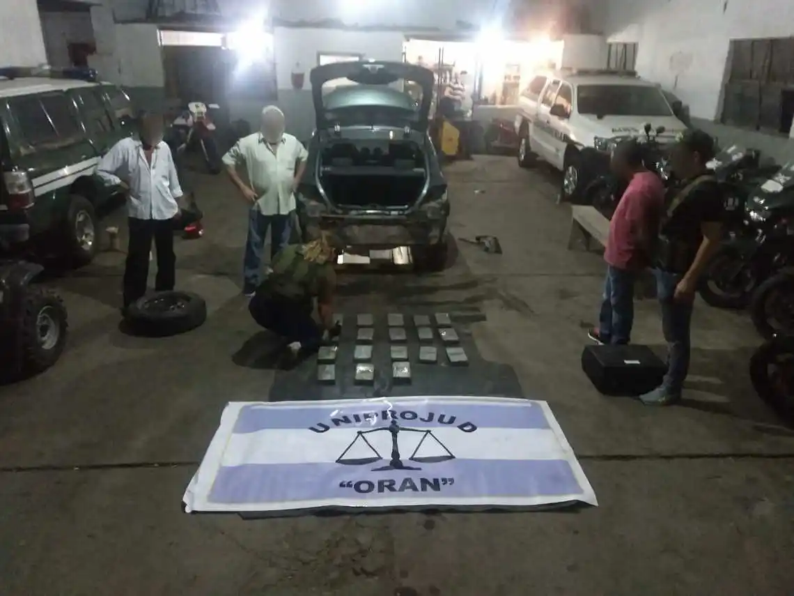 Salta: funcionario de Aduana trasladaba 19 kilos de cocaína