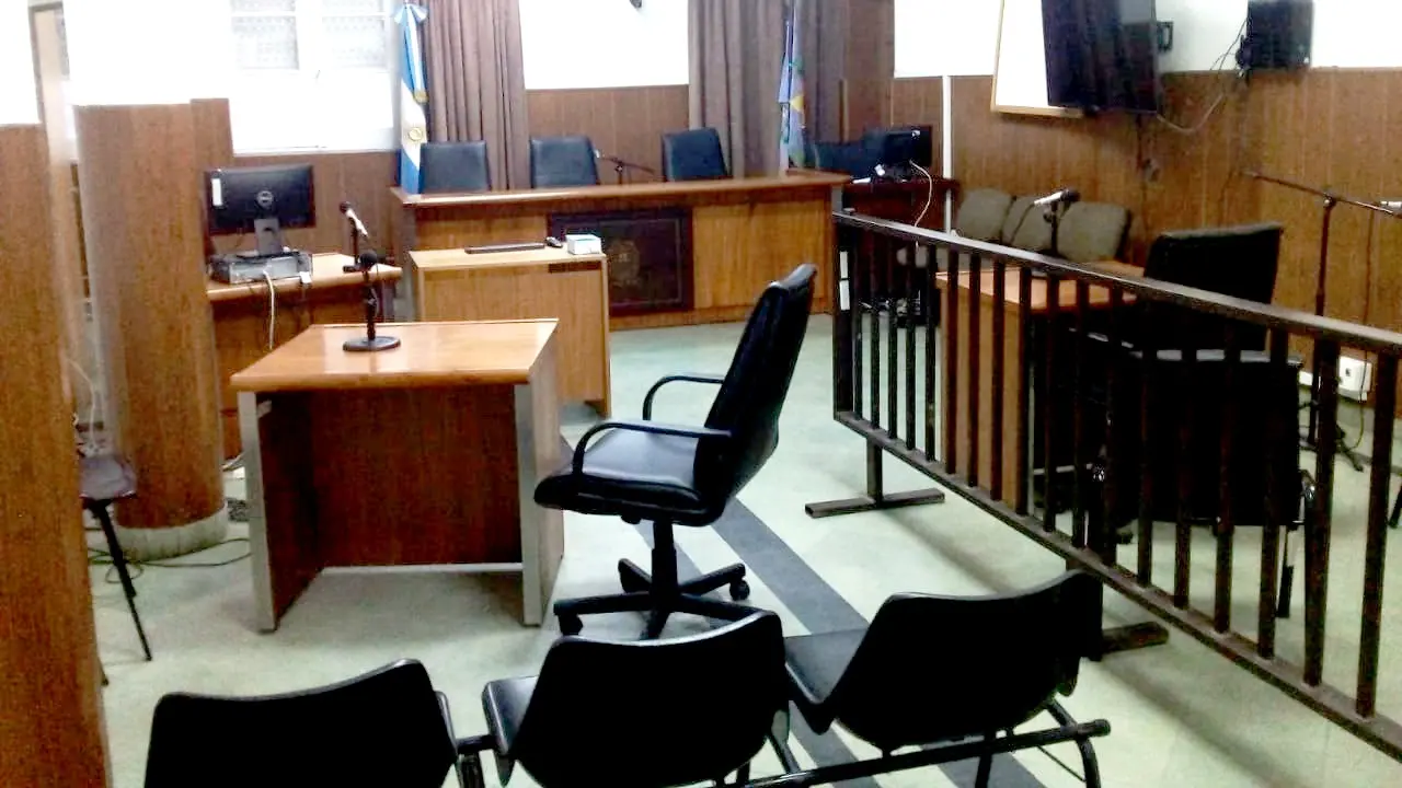 Alistan la sala del Tribunal para desarrollar el debate oral