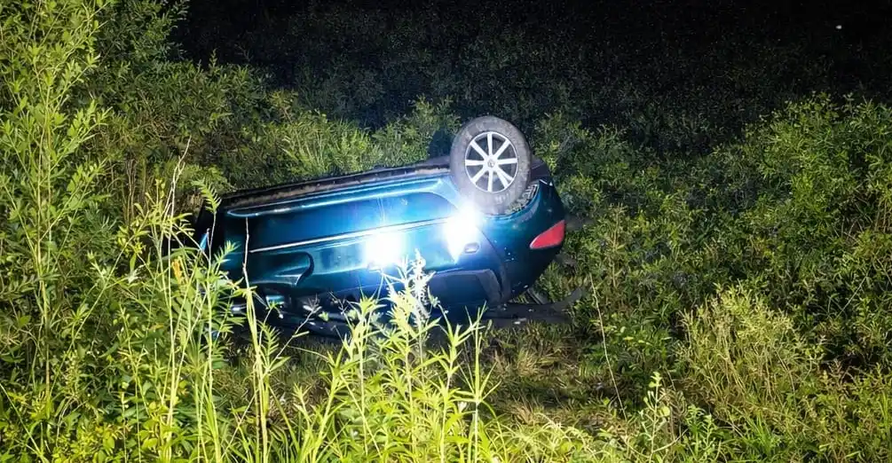 Vuelco en la Autovía 18: tres personas resultaron ilesas