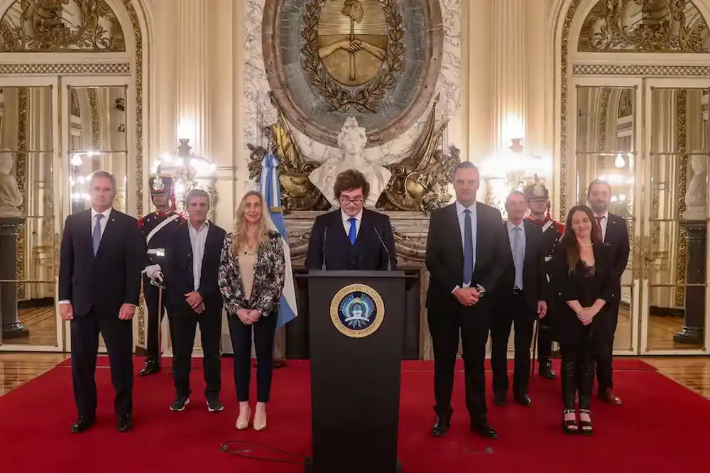 En cadena nacional, Milei calificó de "histórico" el fallo por YPF y volvió a criticar a Axel Kicillof y Cristina Kirchner