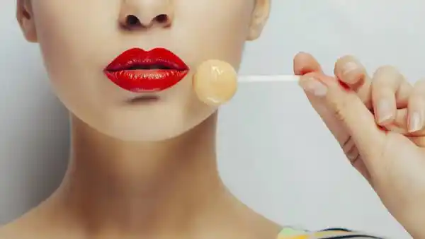 Labios rojos: cómo es la versión 2016