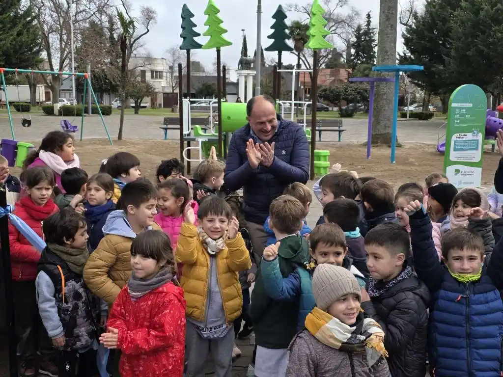 A jugar a la Plaza Italia: Inauguraron juegos y espacios nuevos