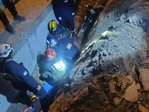 La víctima fue asistida por Bomberos y personal del SIES. Foto: BVVT
