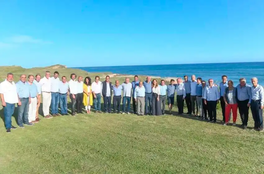 Cónclave en Chapadmalal: Fernández cosechó el apoyo de intendentes al juicio político contra la Corte