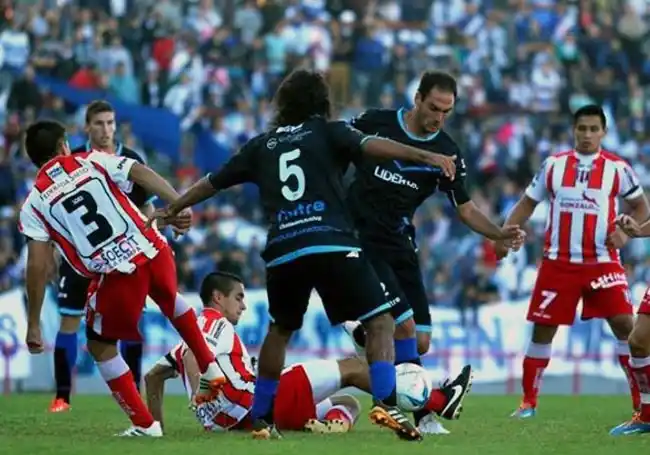 Afuera gana todo