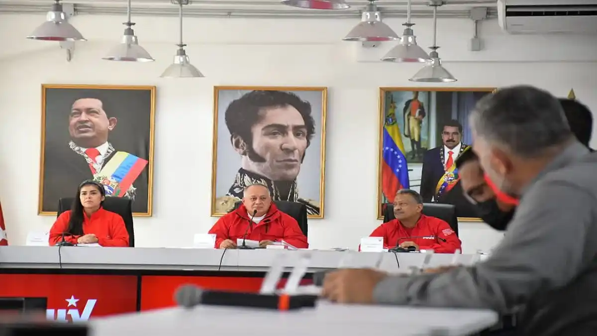 DIOSDADO CABELLO: «Lo que ocurra con el avión venezolano y su tripulación es responsabilidad del gobierno argentino»