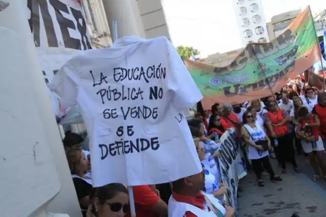 Los docentes se adhieren al paro nacional de lunes y martes