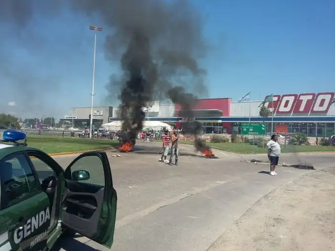 Ezeiza: piqueteros reclaman bolsones de comida 