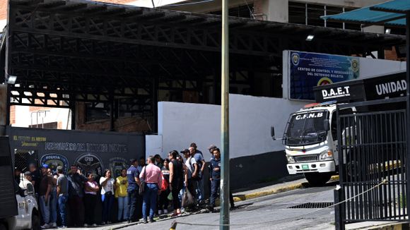 Masivos arrestos tras reelección de Maduro: cocinaba su almuerzo cuando le llegó la operación «tun tun» (RELATOS)