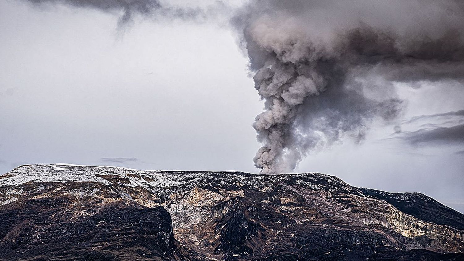 El volcán Nevado del Ruiz separó muchas familias