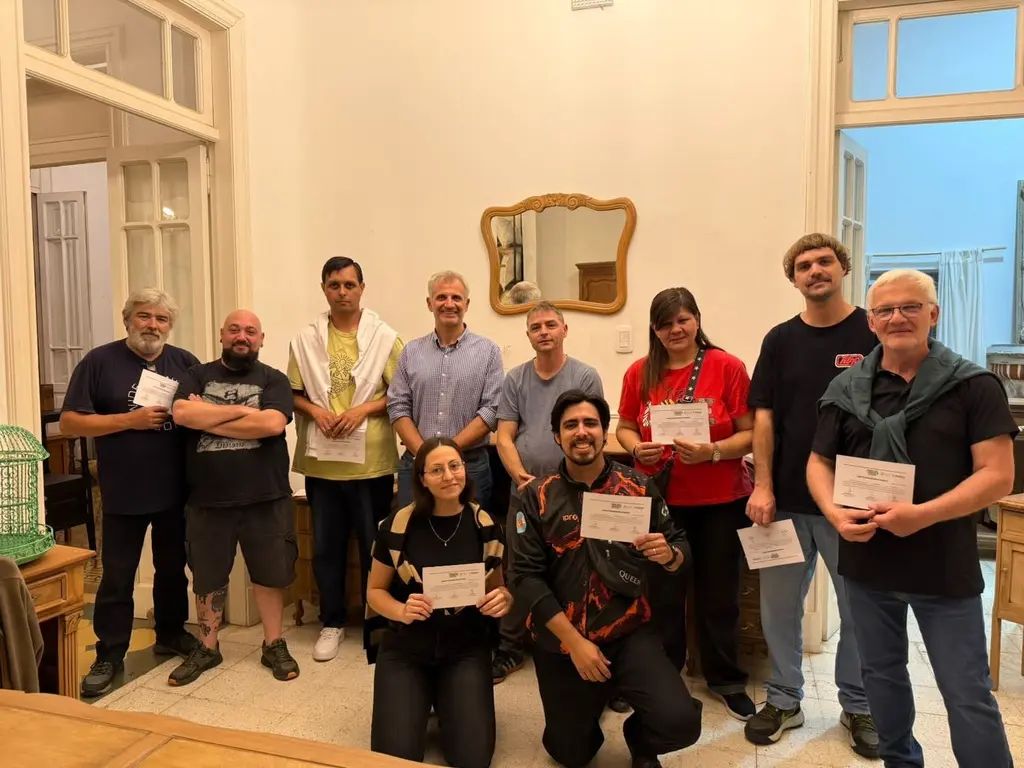 Finalizó una nueva edición del curso de Restauración de Muebles