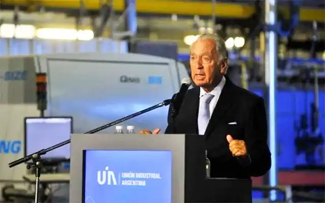 En el día de la  industria hubo festejos divididos y una tensión creciente