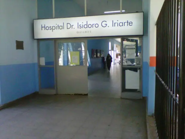 Quilmes: Tienen que operarlo de urgencia pero no lo llevan al quirófano porque no andan los ascensores