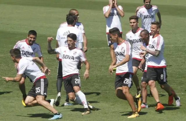 El Pity está para jugar y hubo ensayos con Rossi al lado de Ponzio