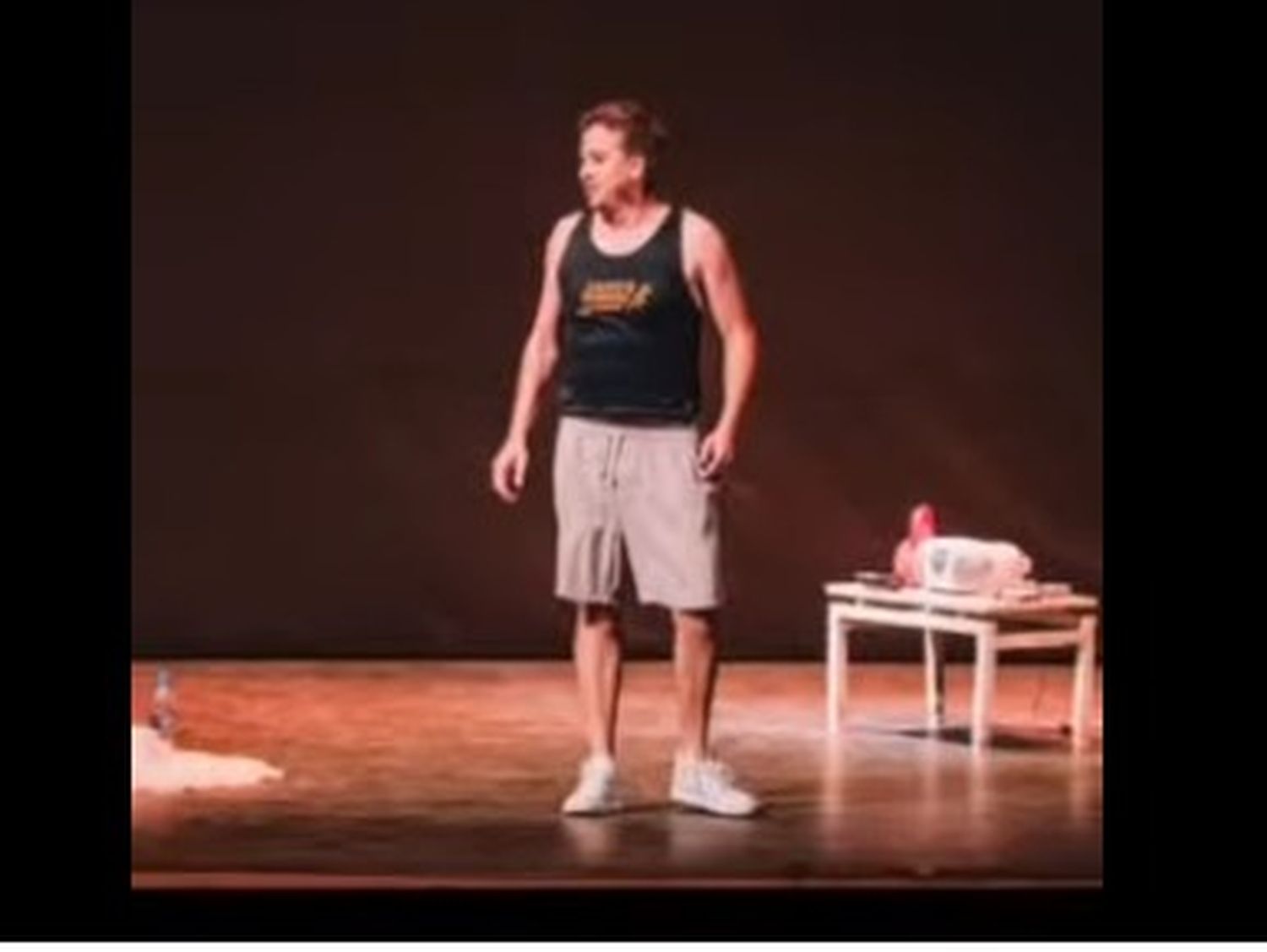 Excelente función de Dicky Dergain en el Teatro Italia con gran  la respuesta del público
