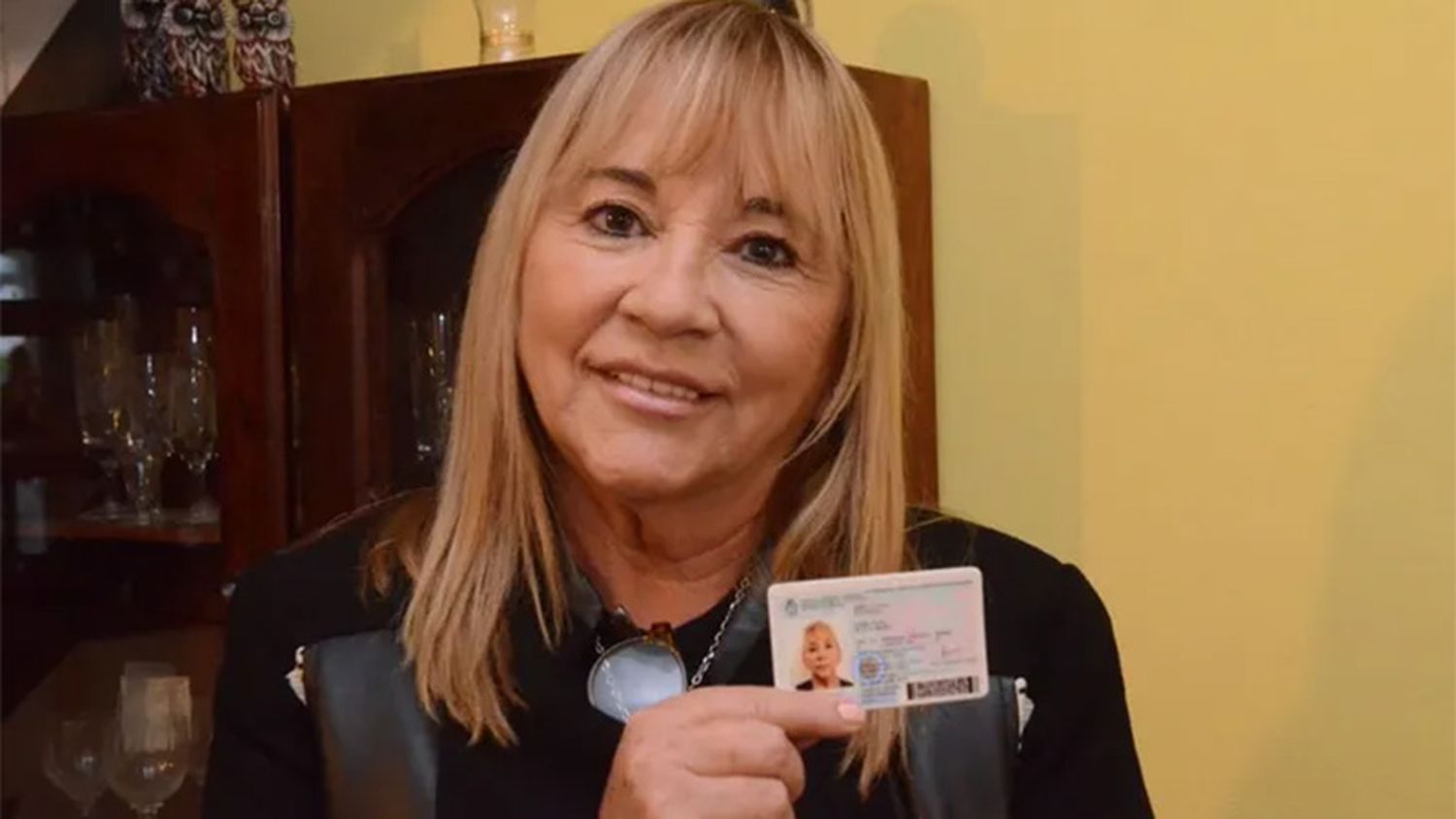 Una enfermera entrerriana que estuvo en Malvinas recibió su DNI como heroína de guerra