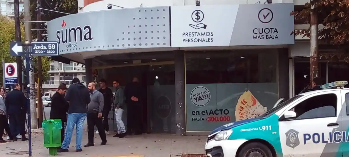 Dos delincuentes  robaron en la financiera de 59 y 60 en plena tarde