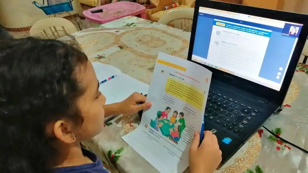 Piden garantizar el uso libre de plataformas educativas en todo el país y de Whatsapp en barrios populares