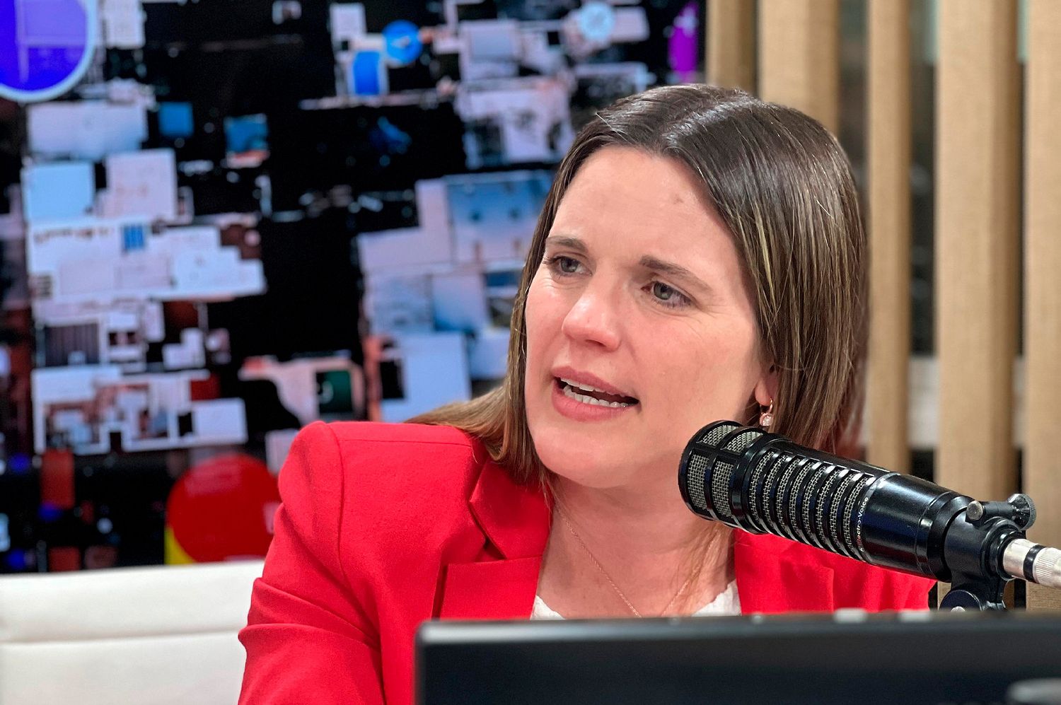 Caren Tepp, candidata de Fuerza Patria, visitó Rafaela y pidió frenar el rumbo actual para ofrecer un futuro diferente