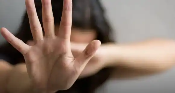 Atacó sexualmente durante más de dos años a su propia hija menor de edad: seguirá en prisión preventiva