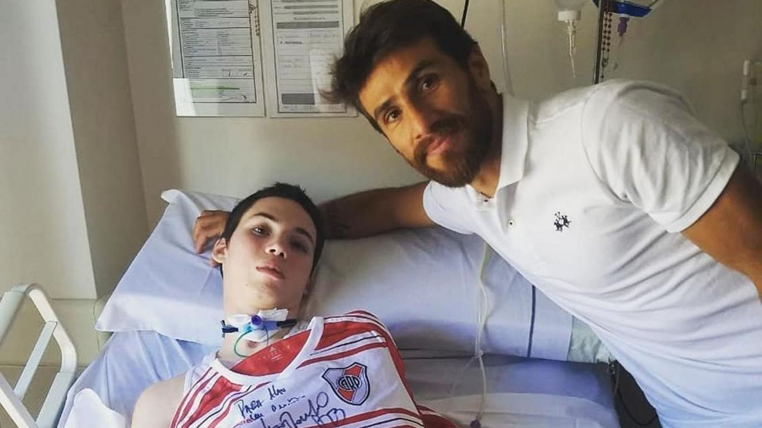A joven marplatense internado en grave estado le robaron su camiseta de River firmada por Ponzio