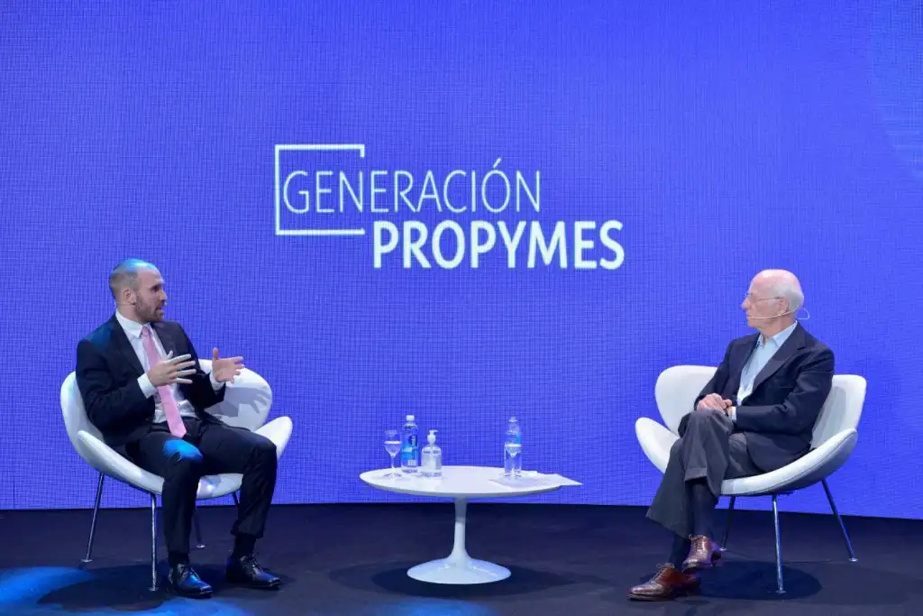 Inusual cruce público entre el ministro de Economía y el número uno de Techint