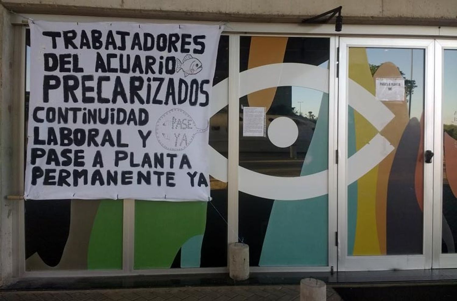 Contratados y desechados: despidieron a más de la mitad de los trabajadores del Acuario