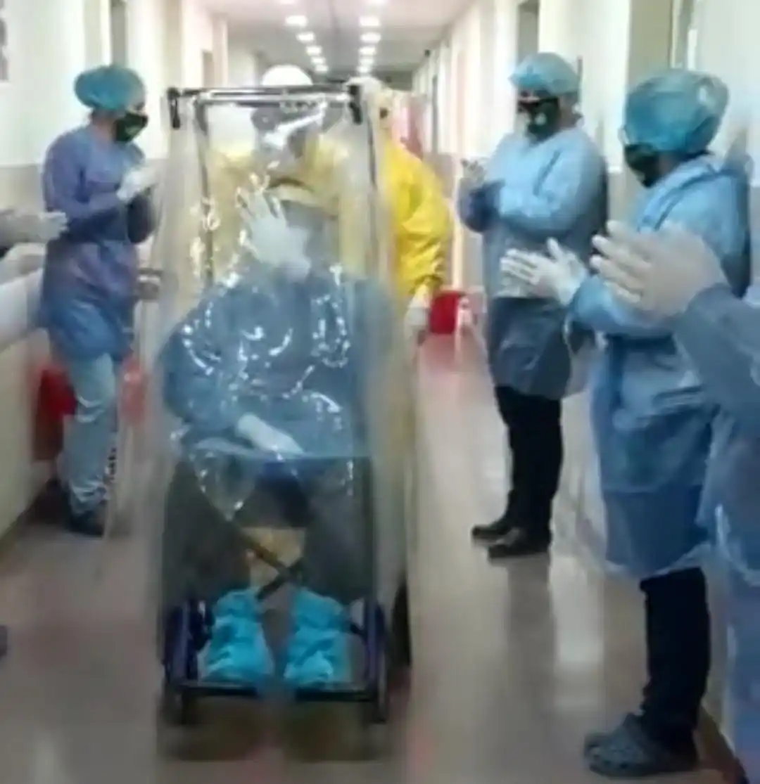 La conmovedora historia de Gustavo Marín, el médico con COVID-19 que fue dado de alta y temió haber contagiado a sus pacientes en tres ciudades