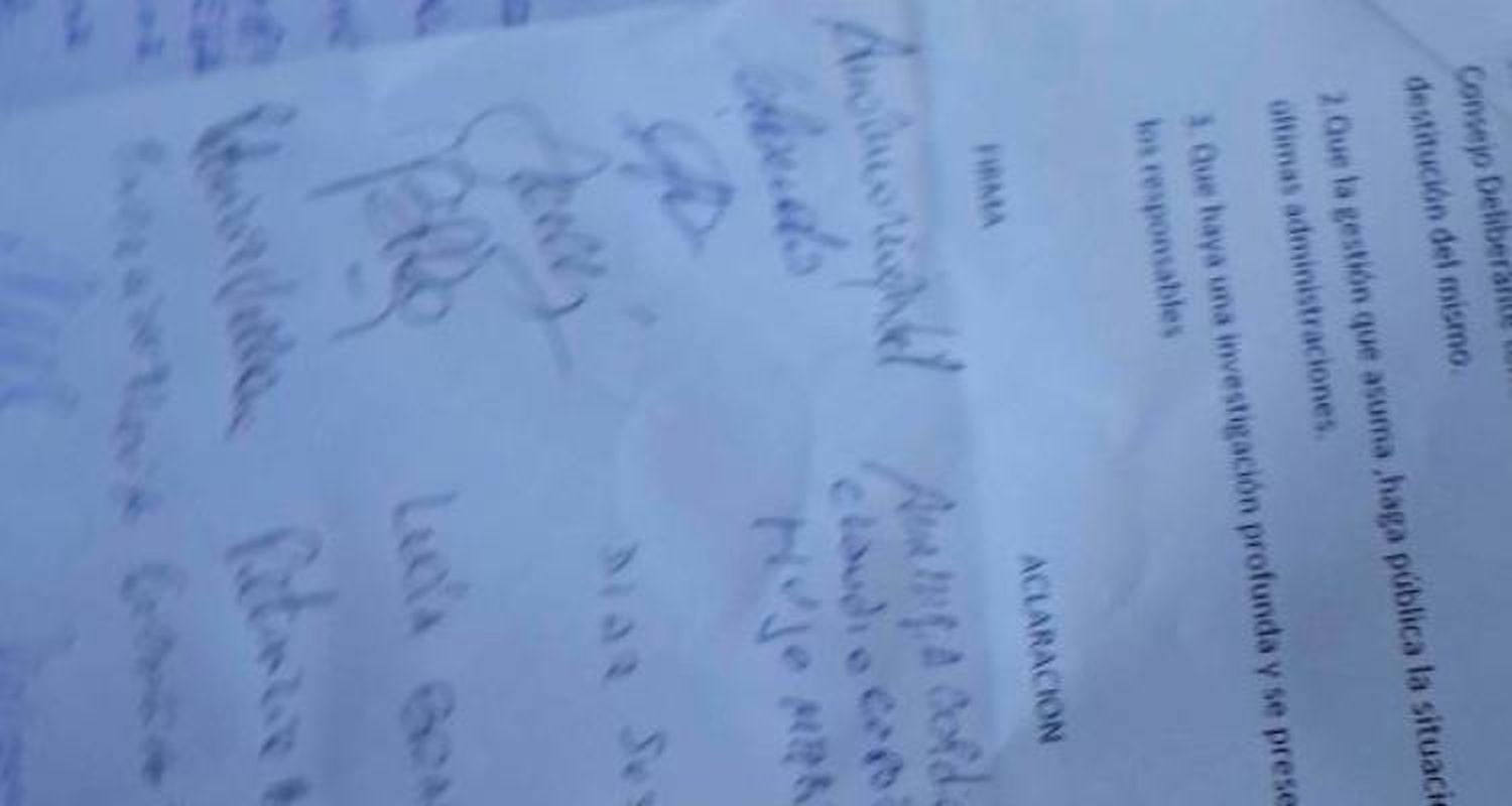 Sesión: Juntan firmas para que Guacone renuncie