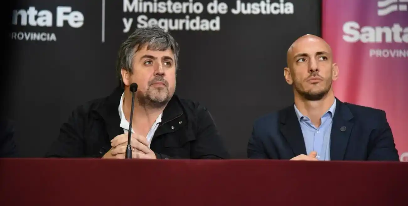 El ministro de Justicia y Seguridad de la provincia Pablo Cococcioni (izq.) destacó el trabajo en sintonía con el ministerio nacional a cargo de Patricia Bullrich.