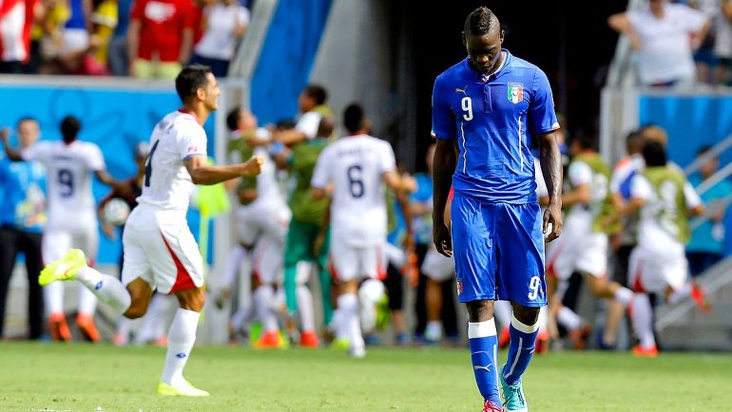 Costa Rica logró el milagro: venció a Italia, se clasificó a los octavos y eliminó a Inglaterra