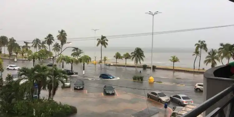 ¡LLUVIAS HACEN DE LAS SUYAS! 4 mil familias en Anzoátegui en ALERTA por inundaciones