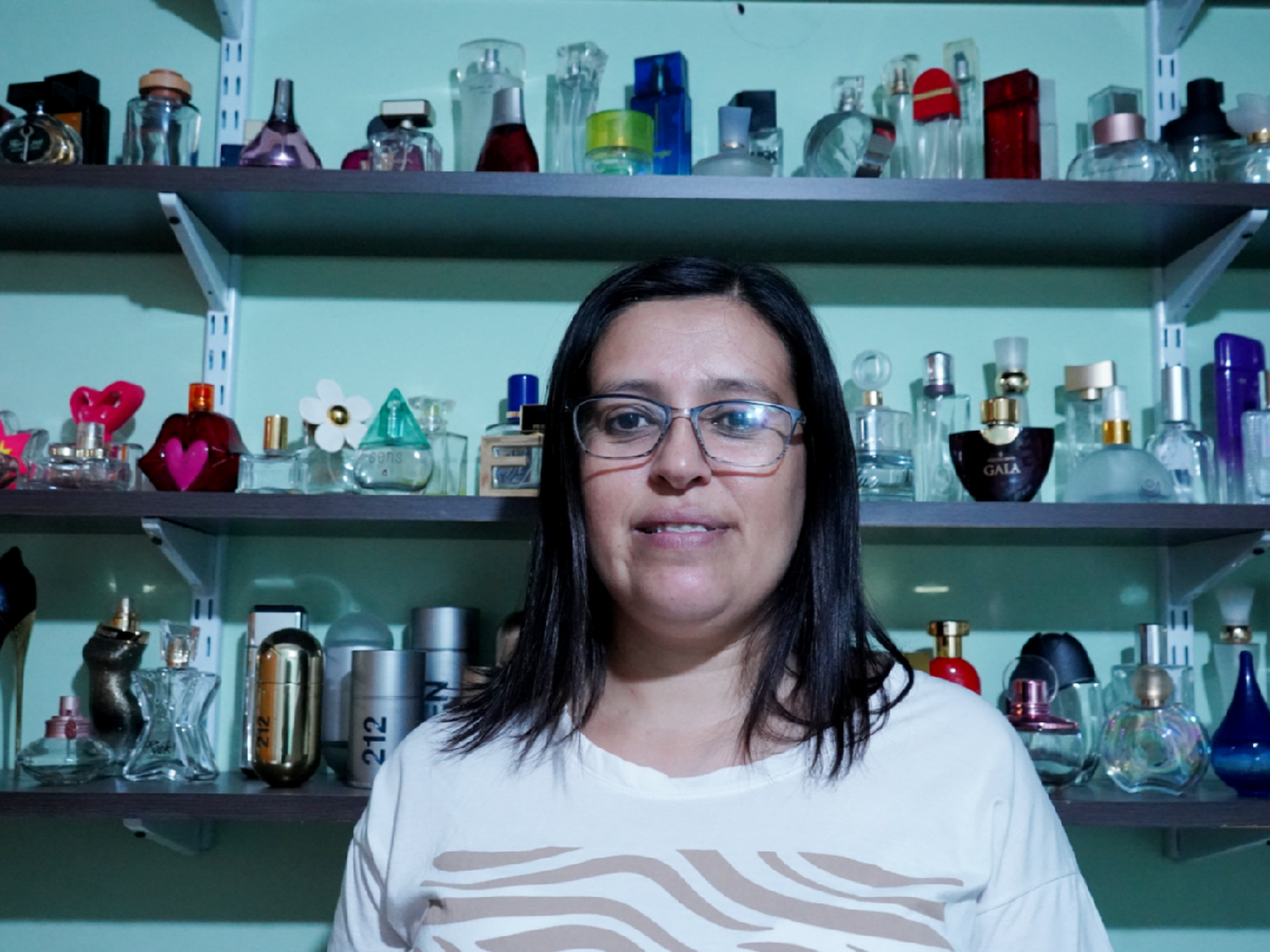 Coleccionar botellas de perfumes, la pasión de Ruth