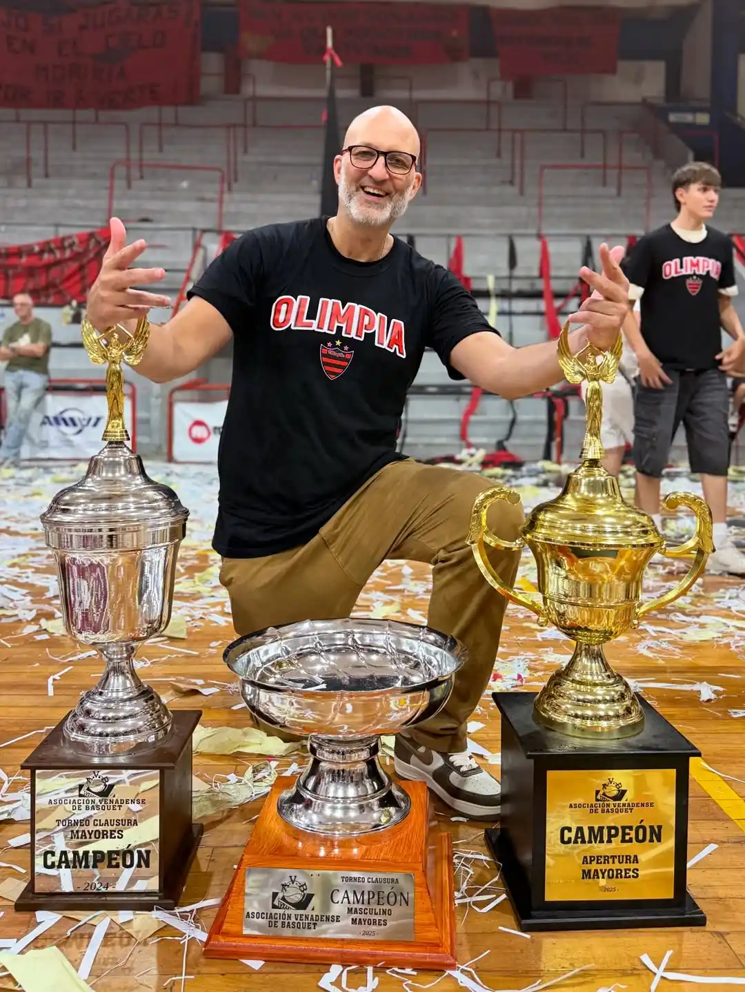 Olimpia tricampeón - 2