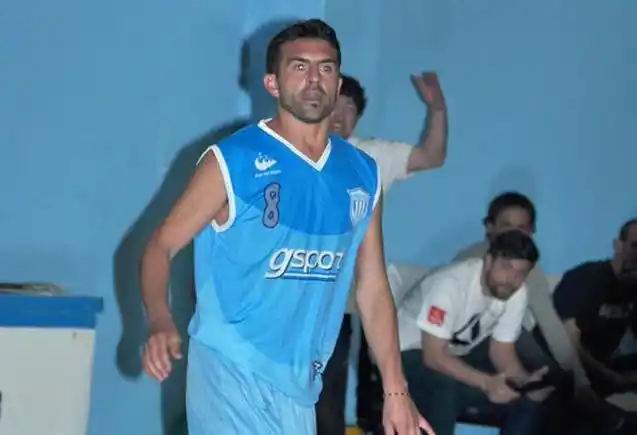 Armando Colpaz luciendo la camiseta de Unión. (Foto: Mar Pla Basquet)