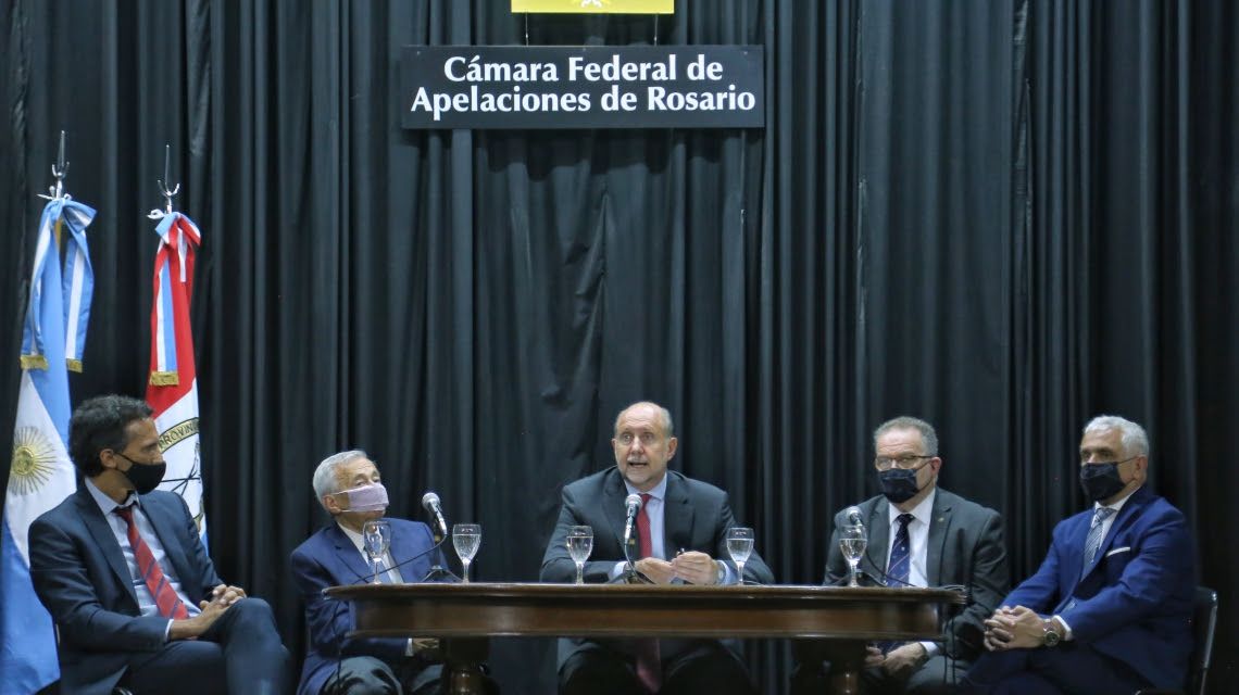 Perotti se reunió con integrantes de la Justicia Federal de Rosario