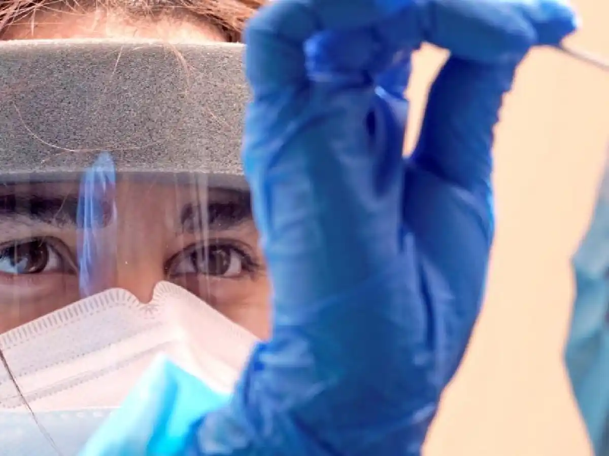 Este domingo reportaron 26 decesos y 2189 casos de coronavirus en el país