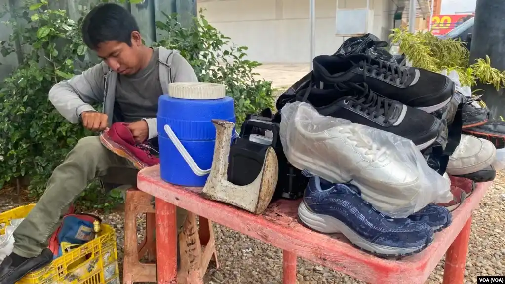 Javier Montiel, un zapatero venezolano, en Maracaibo.